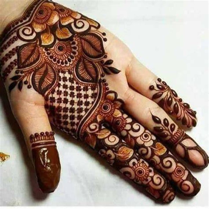 10 easy to make Mehendi designs to decorate your hands this Eid-Al-Fitr 2019
