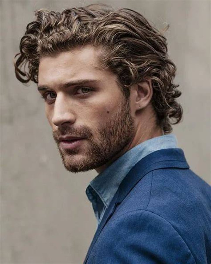 22+ Mens Hairstyles Curly Wavy Hair Hairstyle Catalog