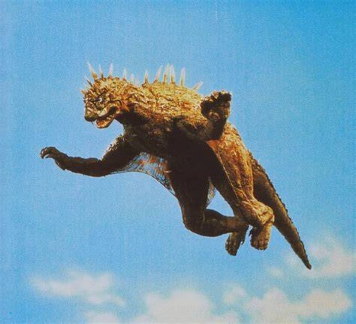 29-Godzilla-Kaiju-Varan.jpg