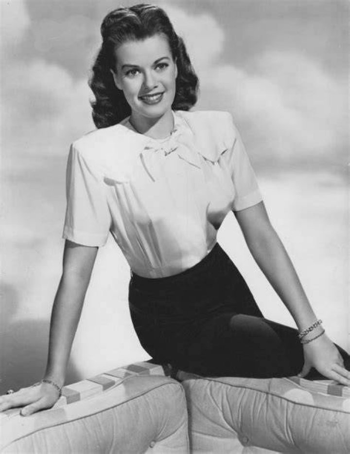 40 Glamorous Photos of Janis Paige in the 1940s Vintage Everyday