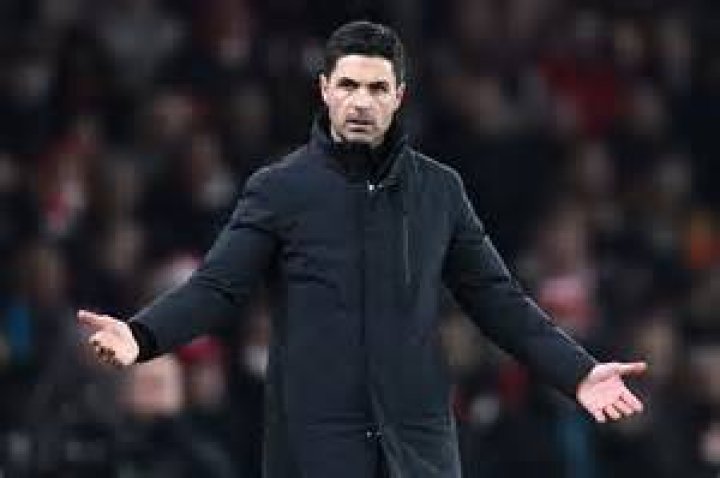 A frustrated Mikel Arteta gesticulates on the sidelines