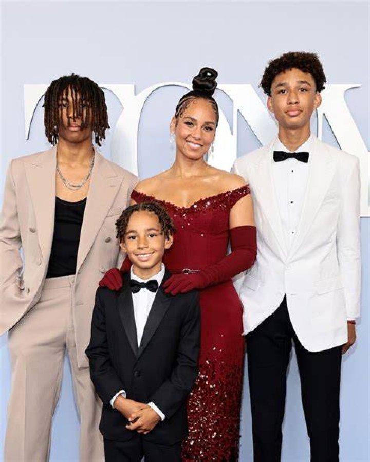 Alicia Keys Sons 2024 Denni Felicia
