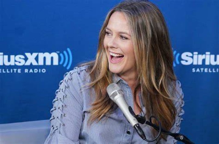 Alicia Silverstone Excited Available After Divorce