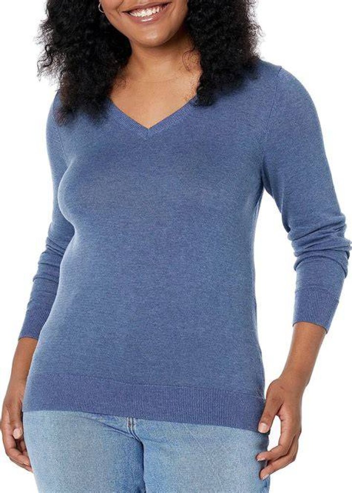 Amazon Essentials Lightweight V-Neck Cardigan Sweater