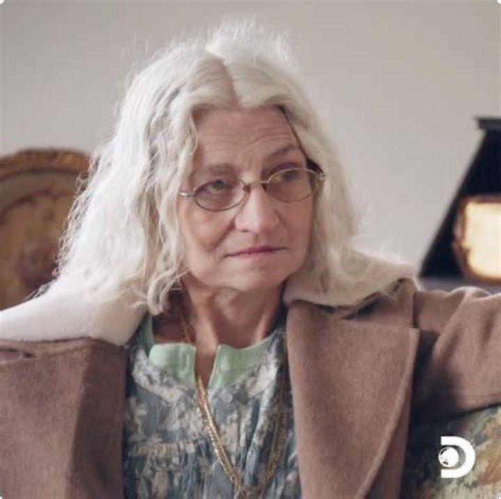 Ami has been estranged from her family since marrying Billy