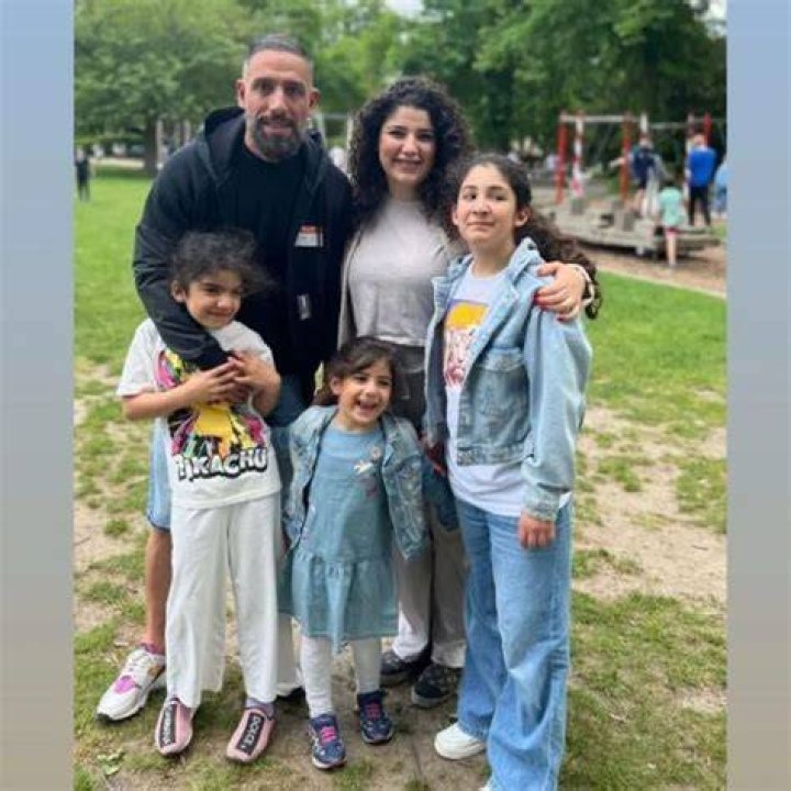Ashkan dejagah and his family Page 5 One News Box