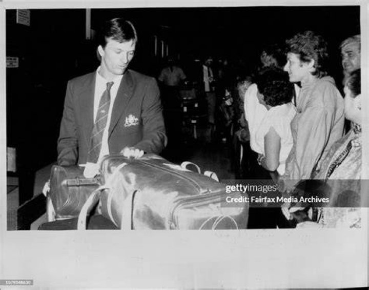 Australian cricket team arrive.Bob Simpson with wife Meg and daughter... News Photo Getty Images