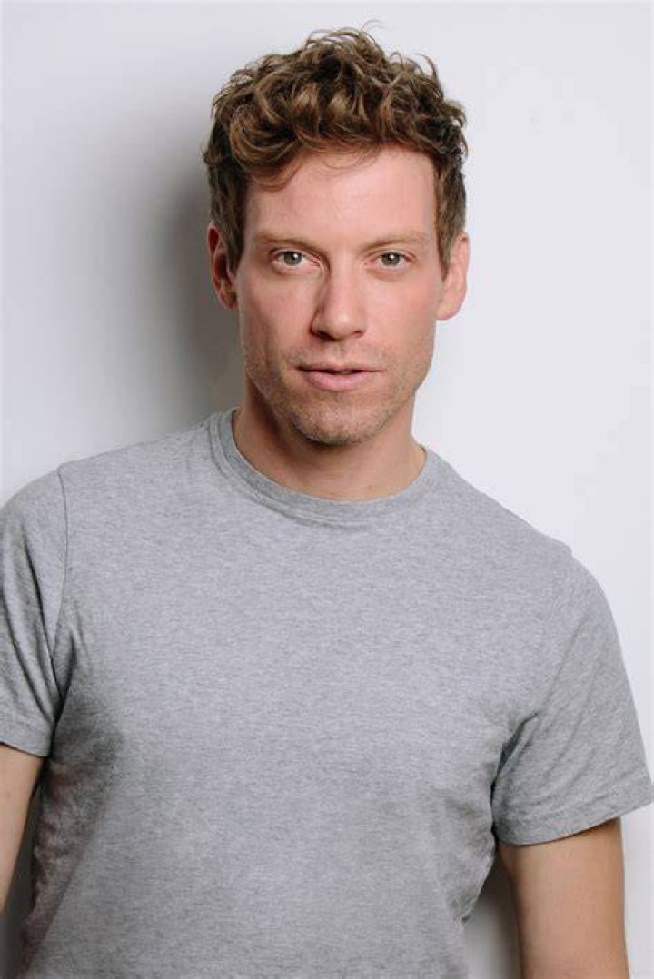 Barrett Foa Movies & TV Shows The Roku Channel Roku