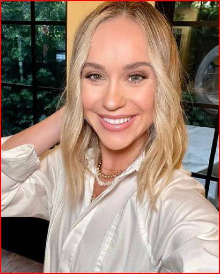 Becca Tobin Net Worth, Income, Salary, Earnings, Biography, How much money make? Becca Tobin Net Worth, Income, Salary, Earnings, Biography, How much money make?