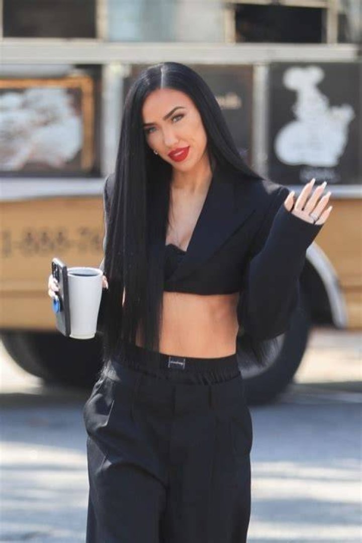 Bre Tiesi Beautiful Black Hairs, Cute Face, Lip Makeup Bre Tiesi Instagram Black hair, Hot