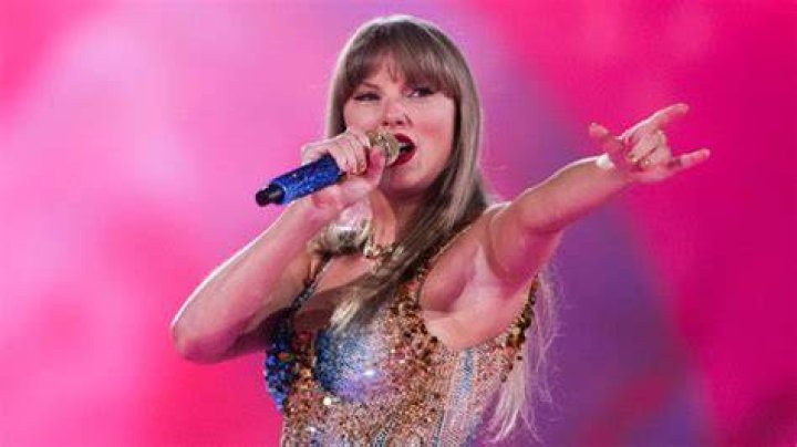 BREAKING Taylor Swift Will Be At ChiefsJets Game On Sunday Night At