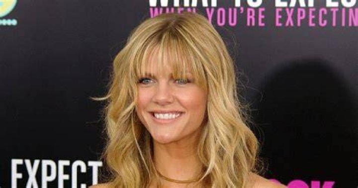 Brooklyn Decker Reveals That She Wears Depends for Her Period Instagram