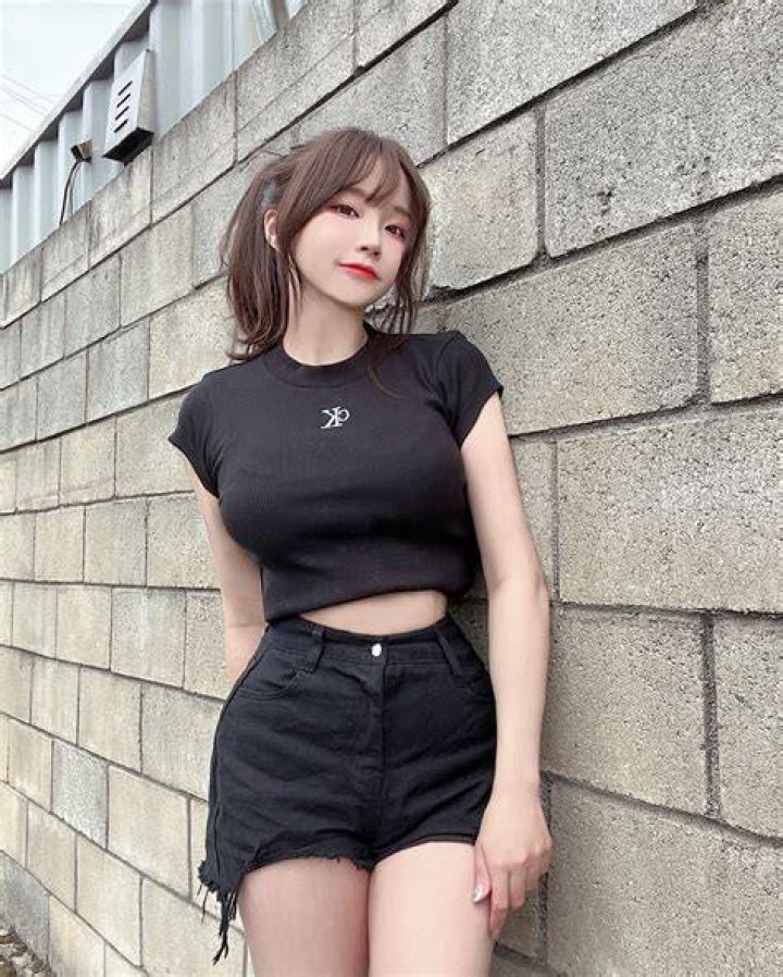Busty asian Scrolller