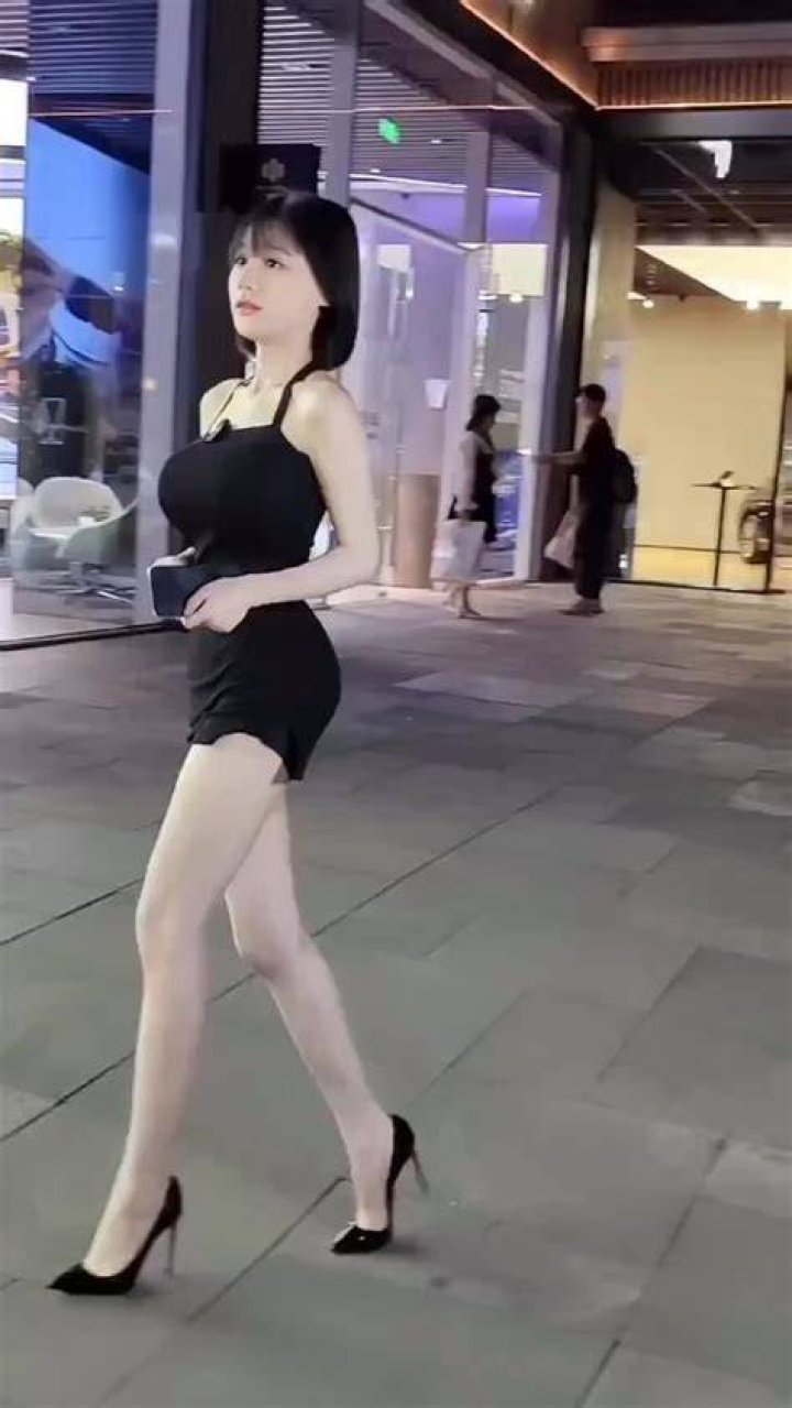 Busty chinese girl r/prettyasiangirls