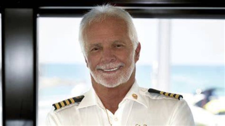 Captain Lee walks out of the reunion show