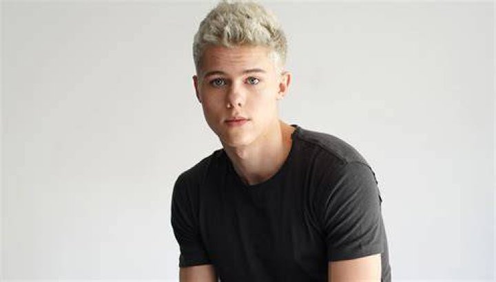 Case Walker, Bio, Net Worth, Salary, Relationship, Height, Ethnicity