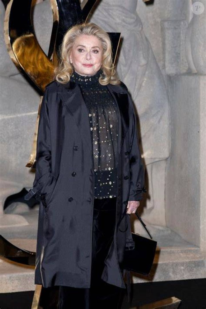 Catherine Deneuve Photocall du d&eacute;fil&eacute; de mode pr&ecirc;t&agrave;porter automne