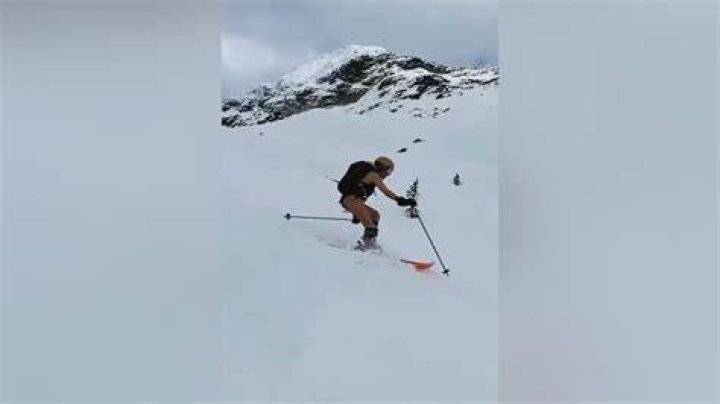 Chelsea Handler goes skiing in a BIKINI to celebrate her 48th birthday Hot Lifestyle News