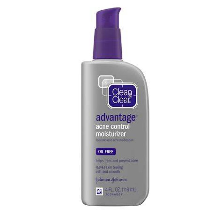 Clean & Clear Advantage Facial Moisturizer with Salicylic Acid Acne Medicine, Acne Treatment, 4