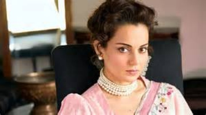 Cops bang Kangana Ranaut’s door – India TV