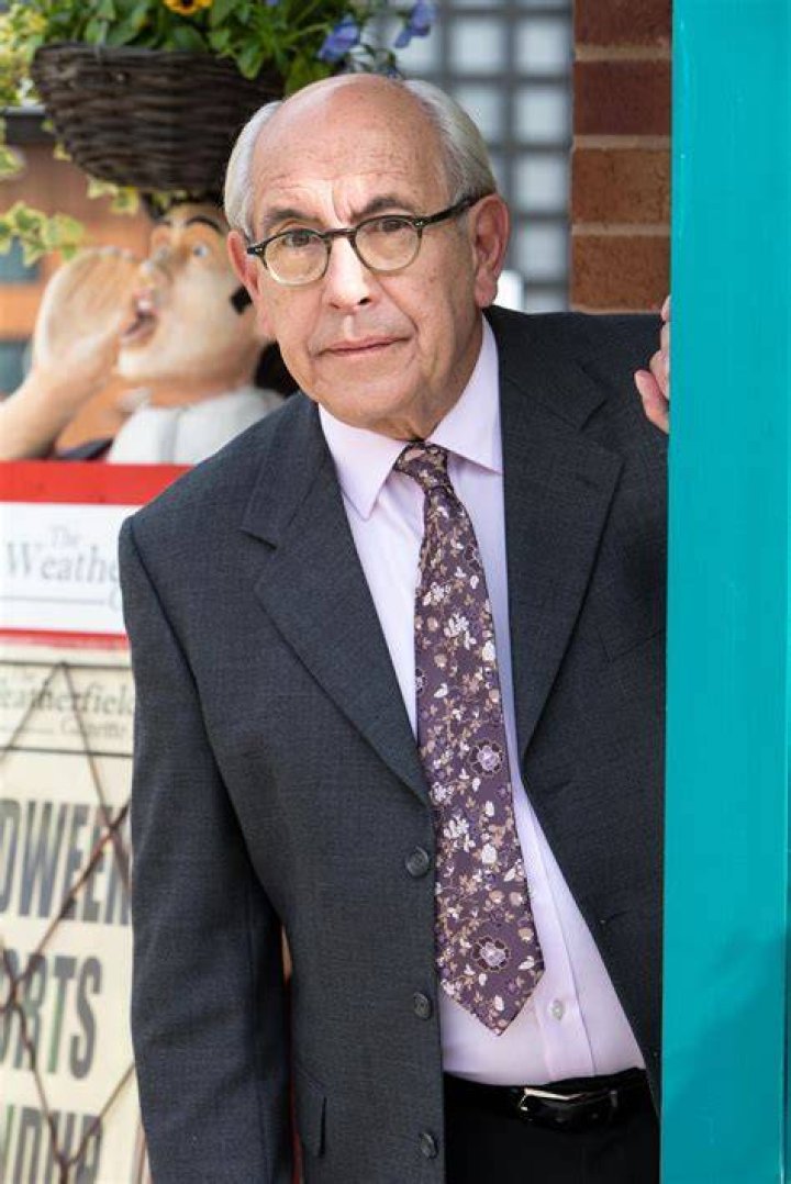 Coronation Street Malcolm Hebden makes shock return to cobbles