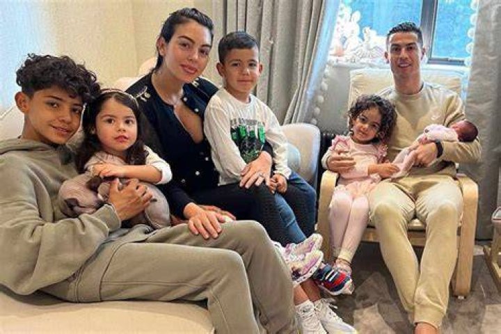 Cristiano Ronaldo shares first family photo with newborn daughter since