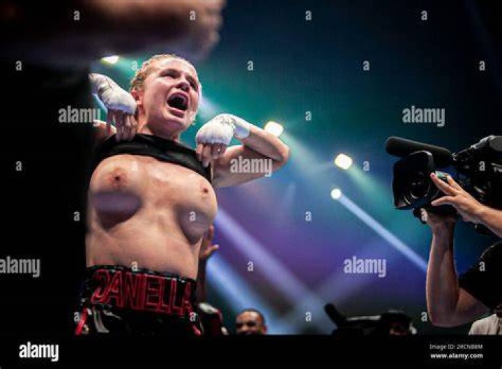 Daniella Hemsley is with MMA star Wanliss