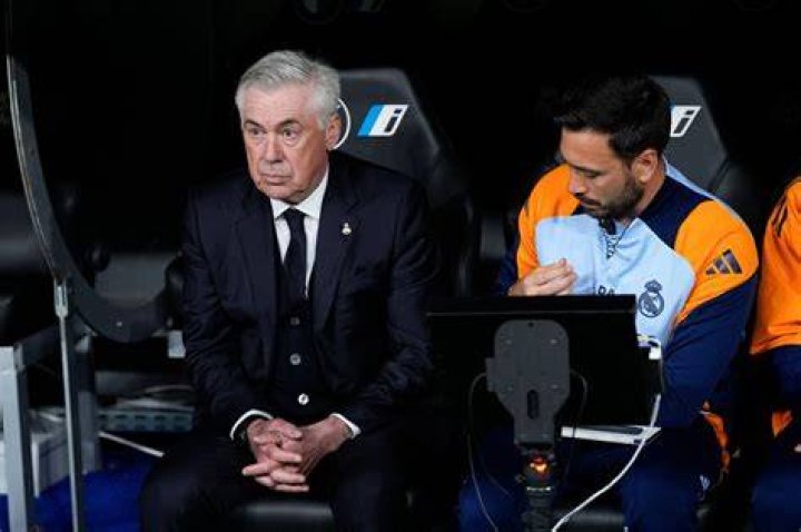 Davide Ancelotti (right) has followed his father throughout his career