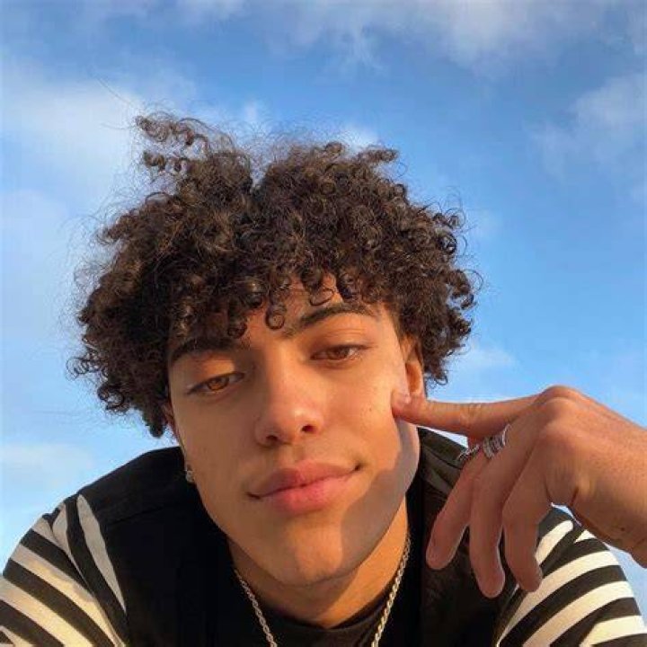 DerekTrendz (TikTok Star) Wikipedia, Biography, Age, Height, Weight, Family, Girlfriend, Career, Net Worth, Facts DerekTrendz (TikTok Star) Wikipedia, Biography, Age, Height, Weight, Family, Girlfriend, Career, Net Worth, Facts