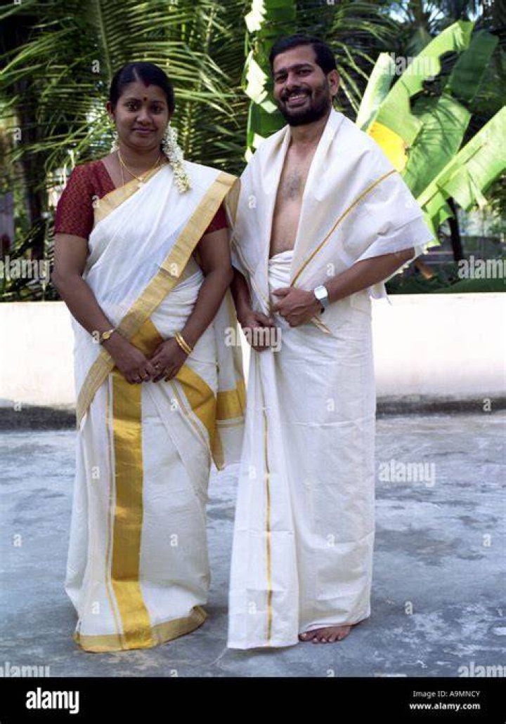 Dressed in traditional Kerala costumes, the bride and the groom exchanged rings and garlands.