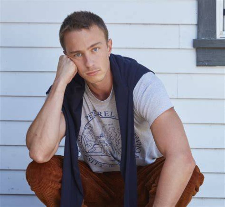 Drew Starkey's biography Age, relationship status, real name, movies, profiles, net worth