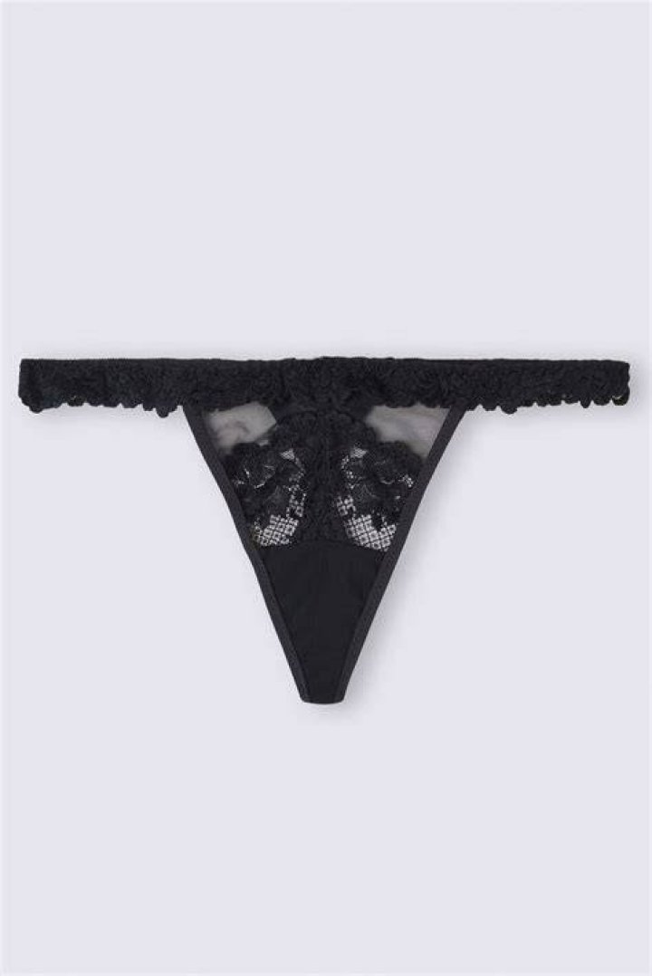 Dua Lipas G String In Mexico