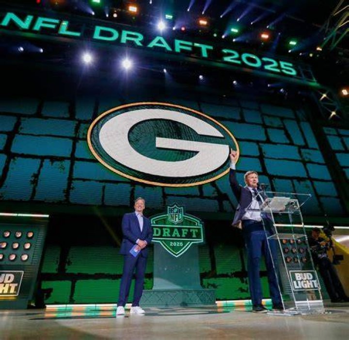 During the NFL draft, people on social media mistook Lisa for Zach's girlfriend instead of his mom