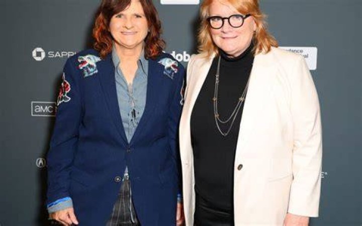 Emily Saliers Age, Birthday, Bio, Facts & More Famous Birthdays on July 22nd CalendarZ