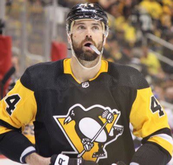 Erik Gudbranson, Age, Wiki, Biography, Wife, Children, Salary, Net Worth, Parents Erik Gudbranson, Age, Wiki, Biography, Wife, Children, Salary, Net Worth, Parents