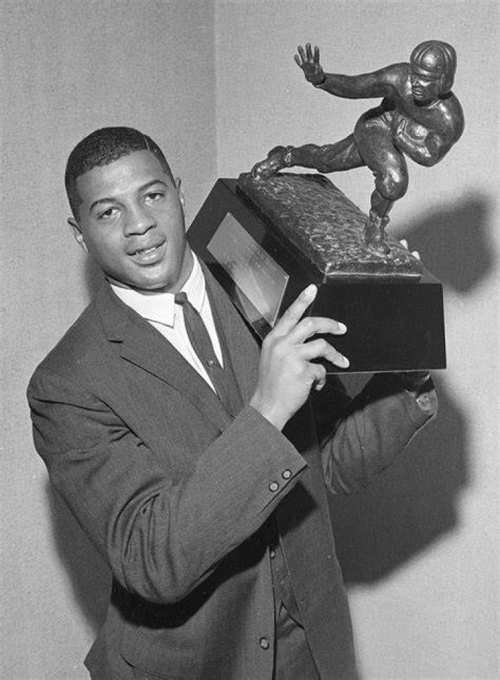 Ernie Davis Statue Clio