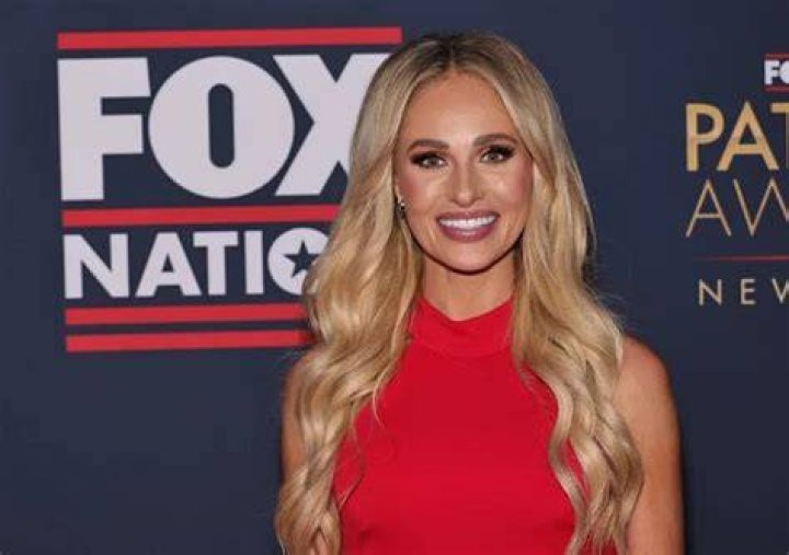 Everything about Tomi Lahren. Bio, Boyfriend, Bra size, Net Worth, Career, Wiki