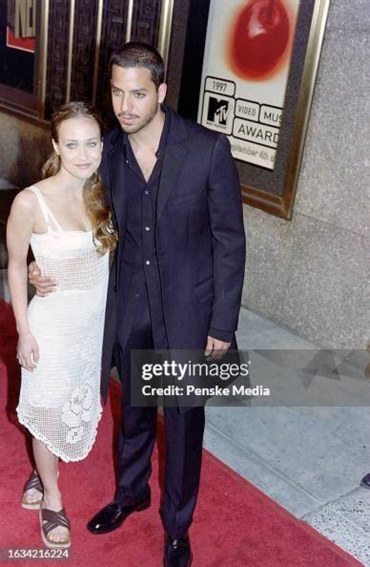 Fiona Apple and David Blaine, 1997 Celebrity Couples at the MTV VMAs POPSUGAR Celebrity Photo 7