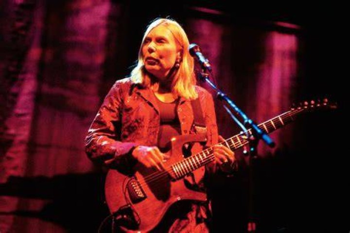 Flashback Joni Mitchell Plays a Warm &lsquo;For Free&rsquo; in 1970 KQZR The Reel