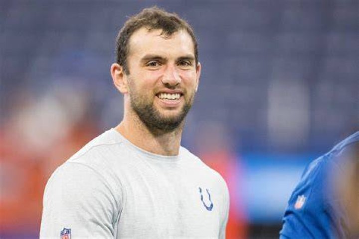 Former Colts QB Andrew Luck reads virtually to kids amid coronavirus