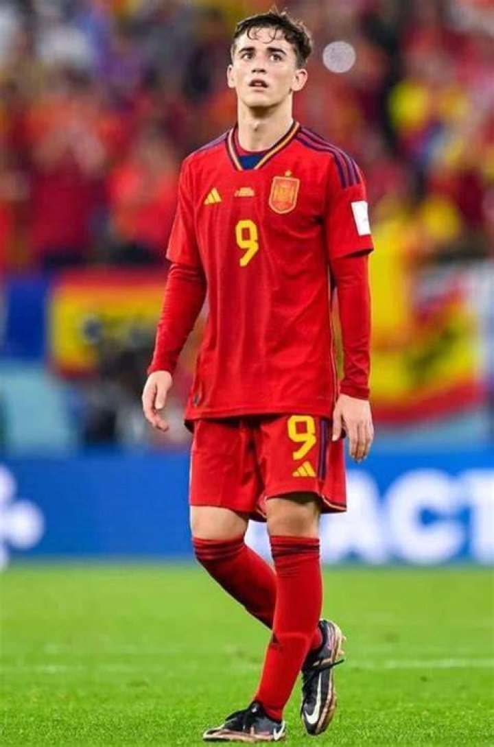 Gavi Height, Age, Weight, Trophies Sportsmen Height