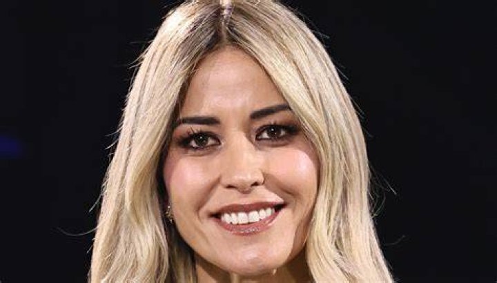 Guerrero Glorioso Embajador elena santarelli bikini Sinis Radioactivo etc.