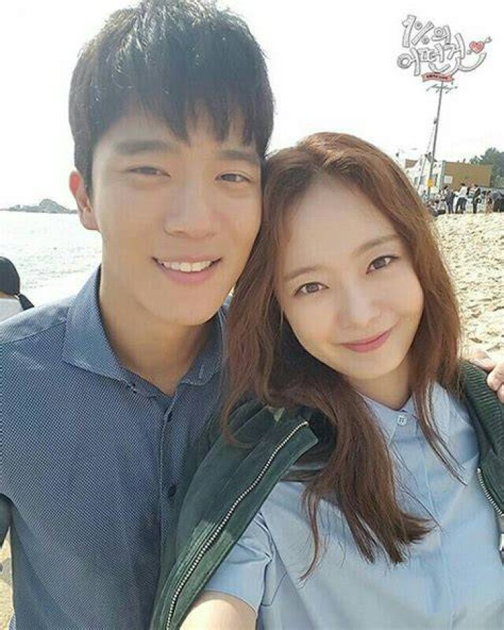 ha seok jin wife Caroline