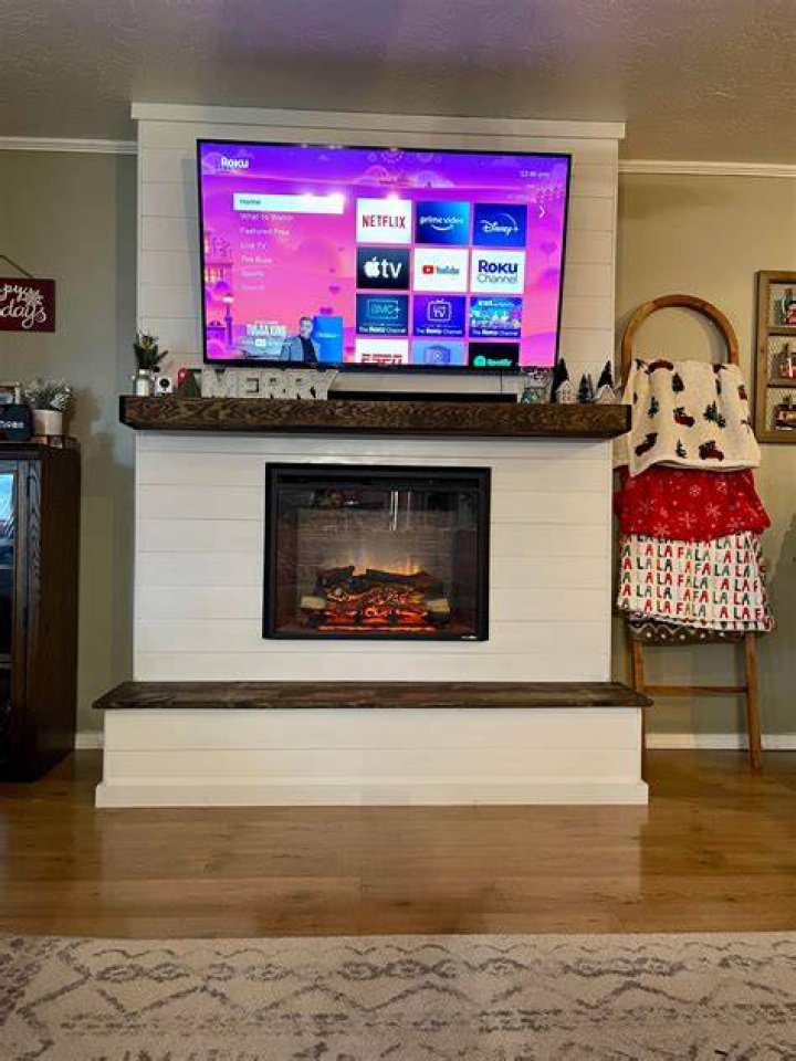 Her choice of fireplace was described as 'ugly'