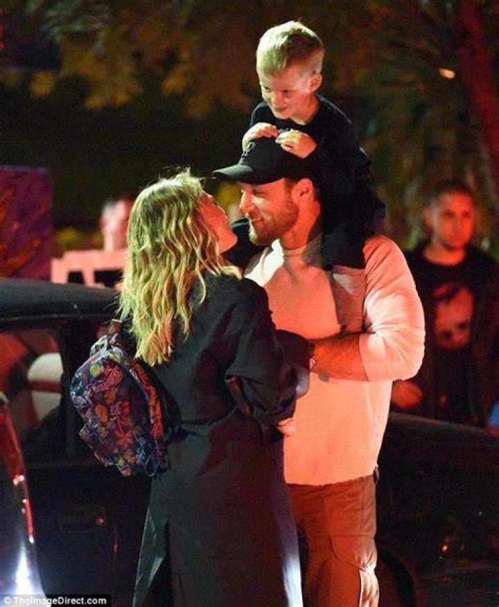 Hilary Duff Kisses Son Luca's Hurt Knee (Too Cute!) E! Online