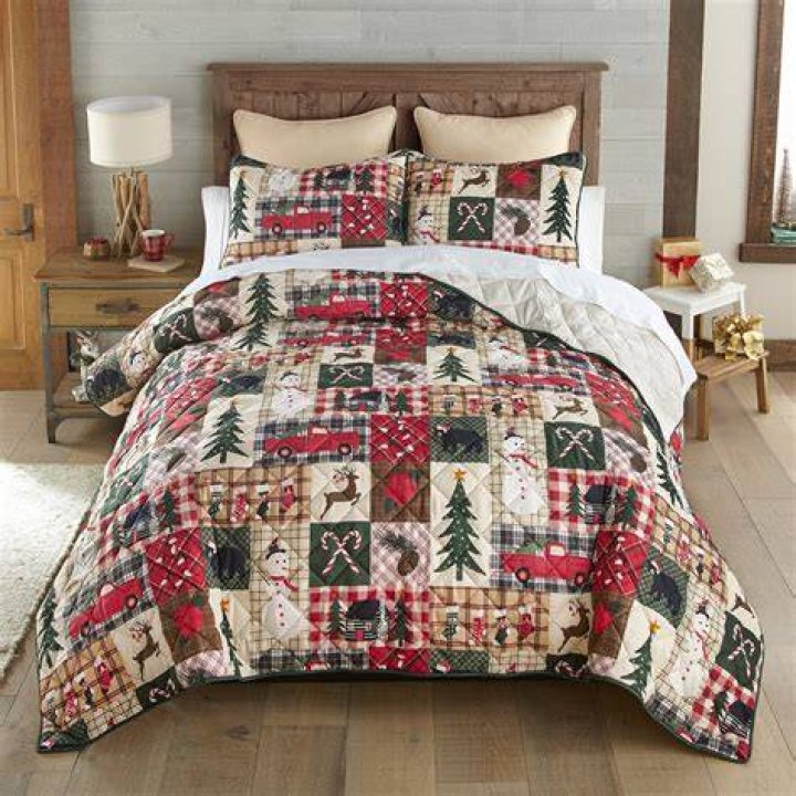 Holiday Quilt Set