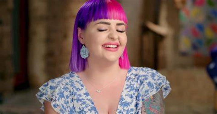 How Much Money Does Erica Roe Make? Latest Erica Roe Net Worth Income Salary