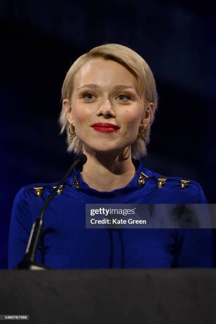 Ivanna Sakhno Foto