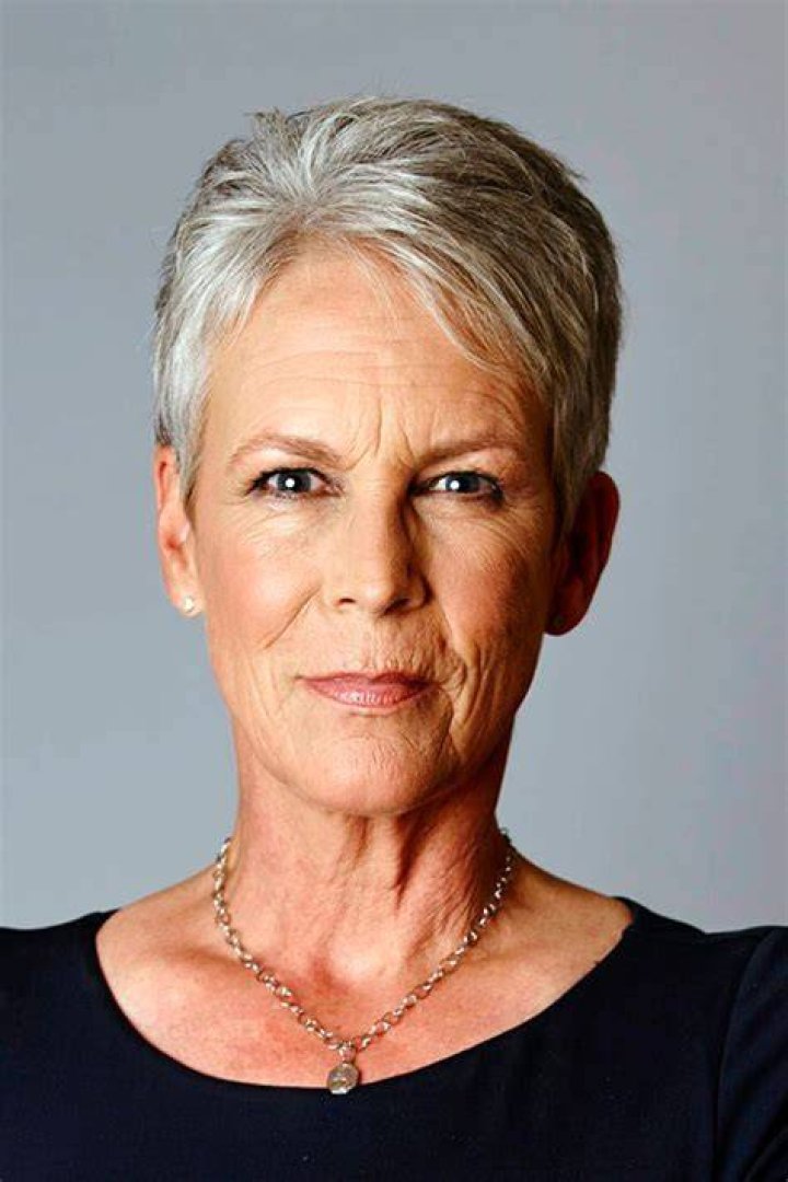 Jamie Lee Curtis Is an 'Advocate for Natural Beauty' & Proudly Accepts Her 64YearOld Body