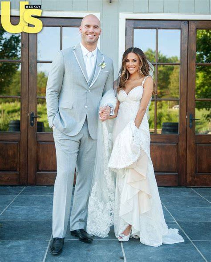 Jana Kramer married Michael Gambino in 2004